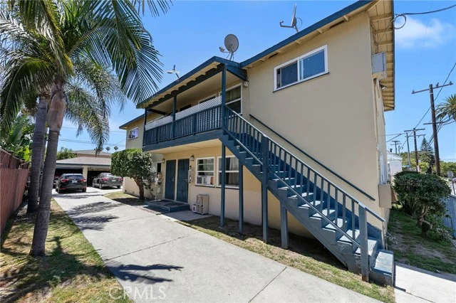 92 E Louise photo 4