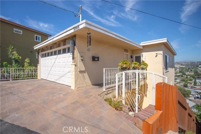 5065 La Calandria Drive photo 3