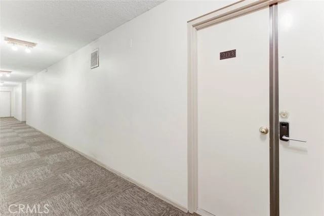 1037 N Vista photo 5