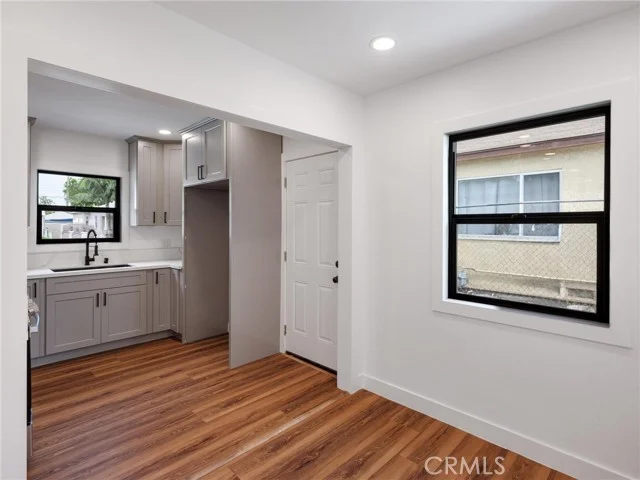5910 Walnut Ave photo 4