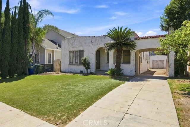 1543 S Carmelina Avenue photo 2