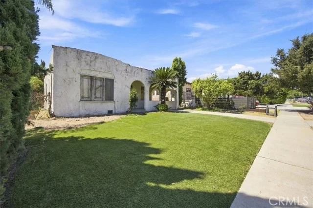 1543 S Carmelina Avenue photo 3