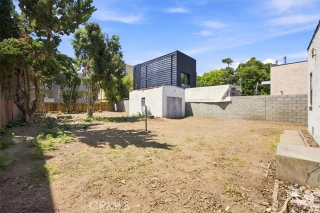 1543 S Carmelina Avenue photo 4