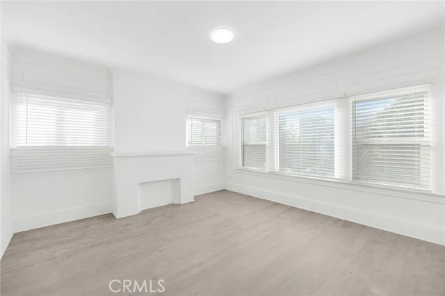 548 N Kenmore photo 3