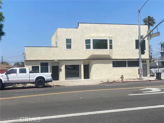 3201 W Florence photo 2