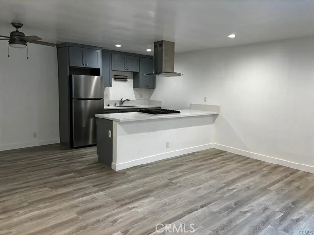 1020 E Broadway photo 3