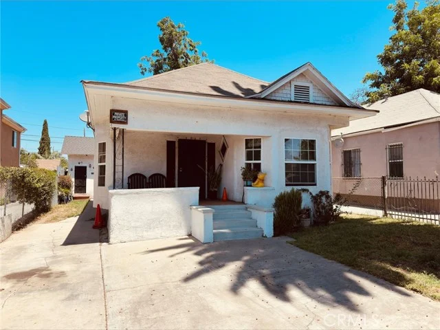 1261 E 48th Street photo 4