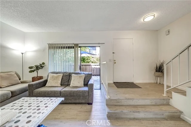 15053 Sherman Way #C photo 2
