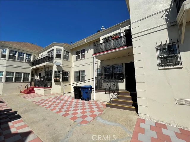 421 N Mott photo 2