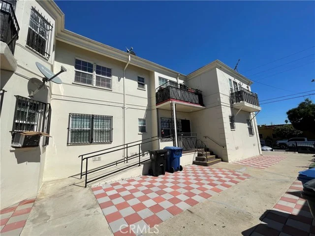 421 N Mott photo 5