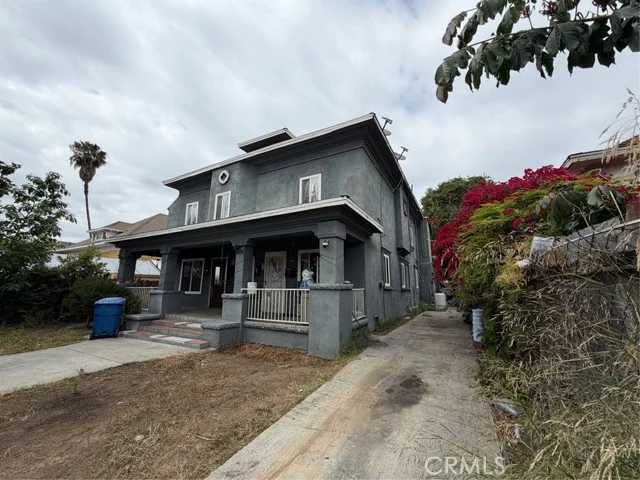 805 E 25th St photo 2