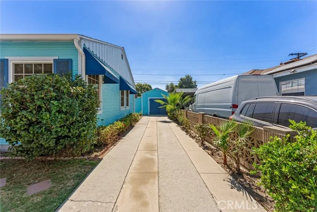 110 E Morningside photo 4