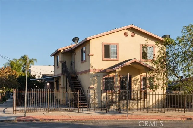 2500 Fairmount, Los Angeles