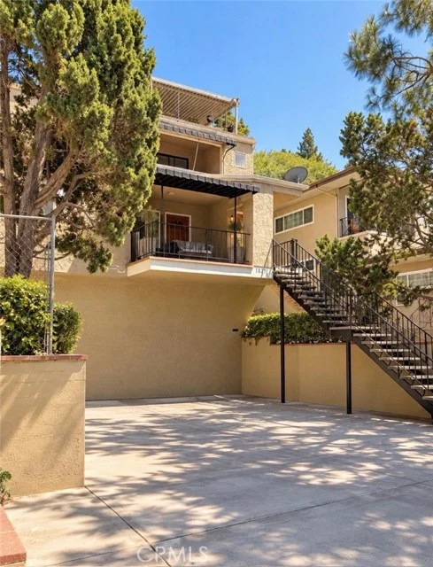 1825 N Easterly Terrace photo 3
