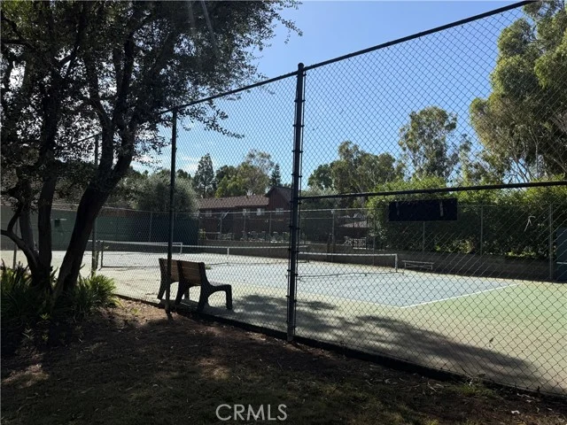 2260 Stonewood Court photo 4
