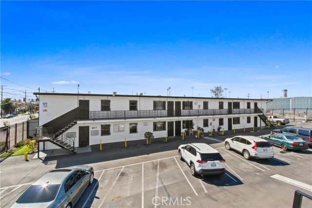 8717 Avalon photo 3