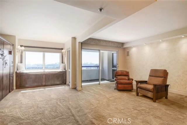 525 E Seaside Way #807 photo 3