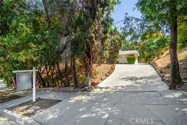 5614 Oso Avenue photo 3