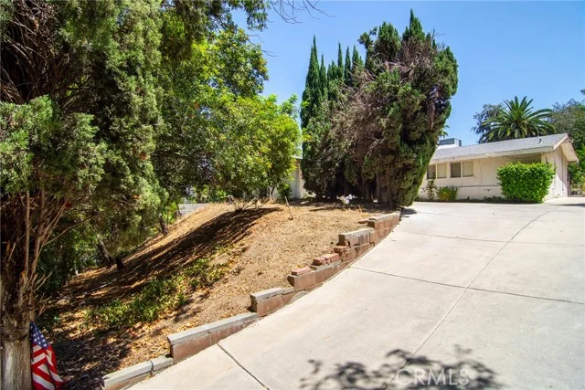 5614 Oso Avenue photo 4