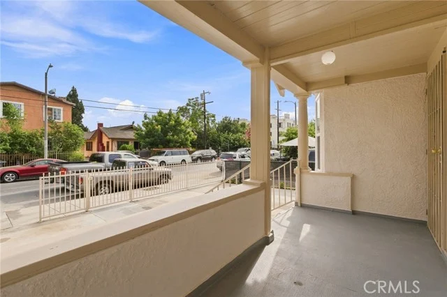 1223 E 35th photo 4