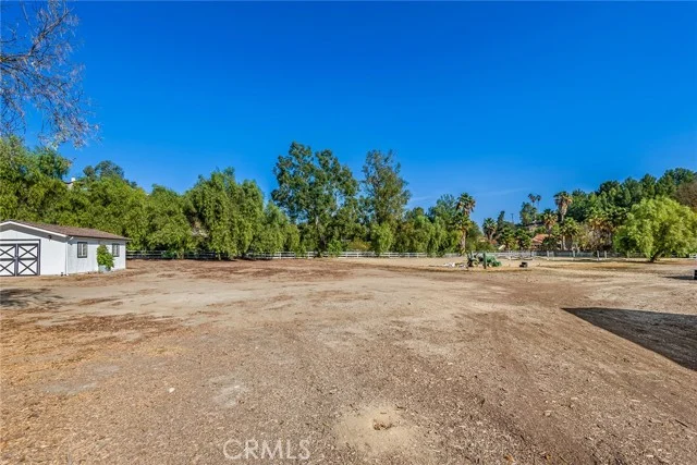 5547 PARADISE VALLEY Road photo 3