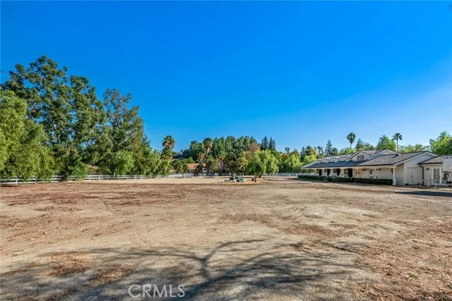 5547 PARADISE VALLEY Road photo 5