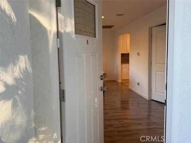 22522 Clarendon photo 5