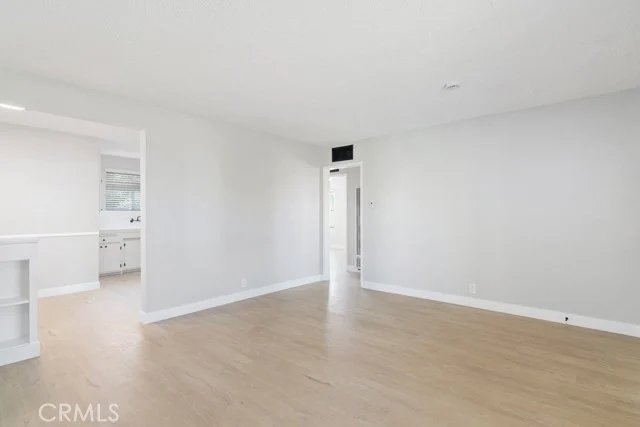 14882 Marigold Avenue photo 5