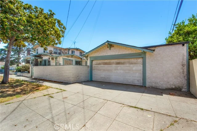 4301 Arlington Ave. photo 2