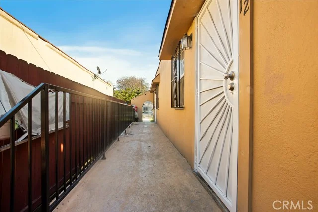 8449 S Main photo 4