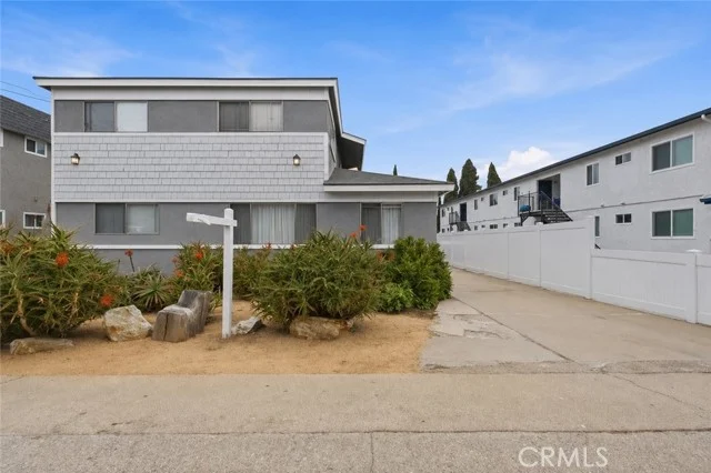 2311 Vanderbilt Ln. photo 3