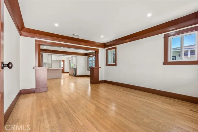 4284 La Salle Avenue photo 3