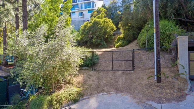 3320 Landa Street photo 2