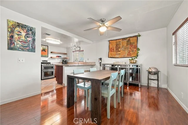 1545 W Jefferson photo 3