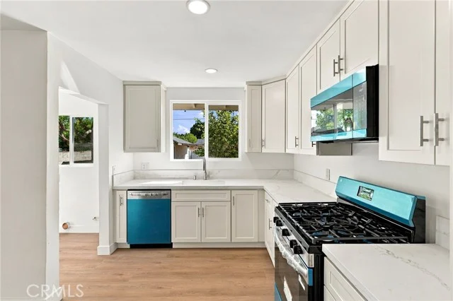 6324 Tampa Avenue photo 5
