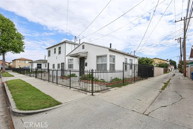486 E Adair photo 3