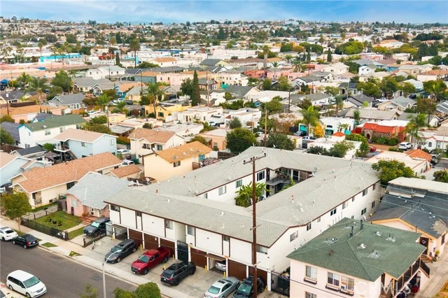 1050 Gaviota photo 1