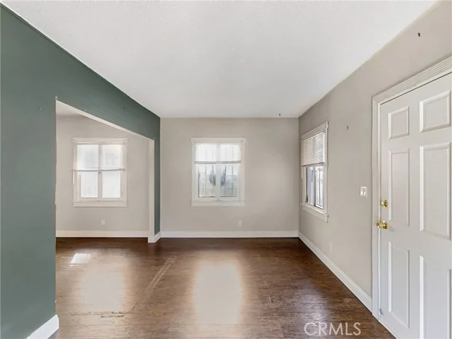 240 N Avenue 49 photo 3
