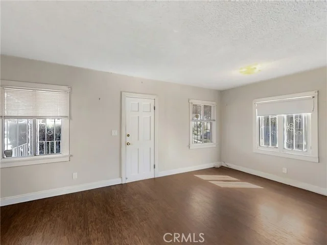 240 N Avenue 49 photo 5