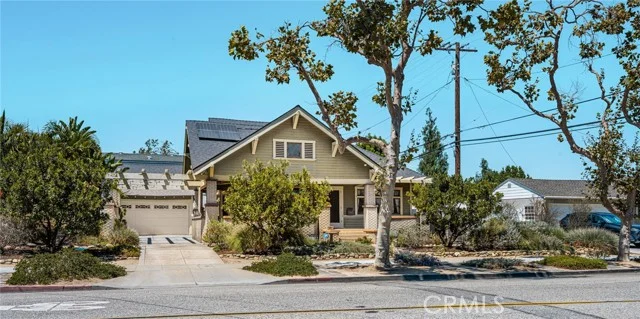 323 E Bixby photo 2