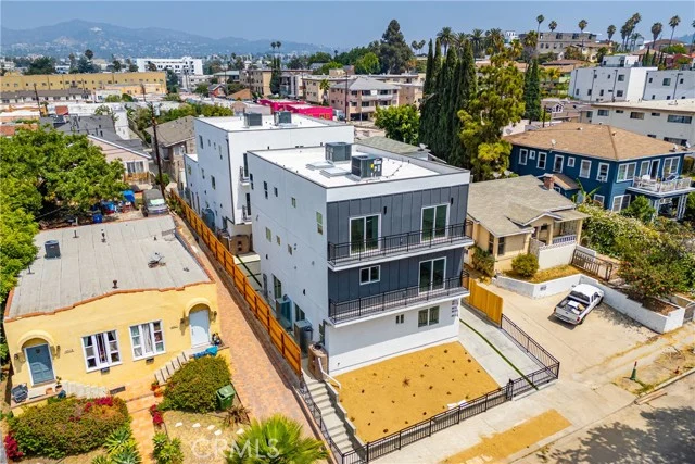 4511 Rosewood Avenue, Los Angeles