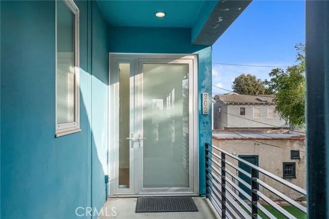 302 S Venice photo 2