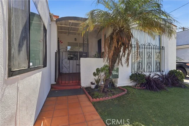 1540 E Wardlow photo 1