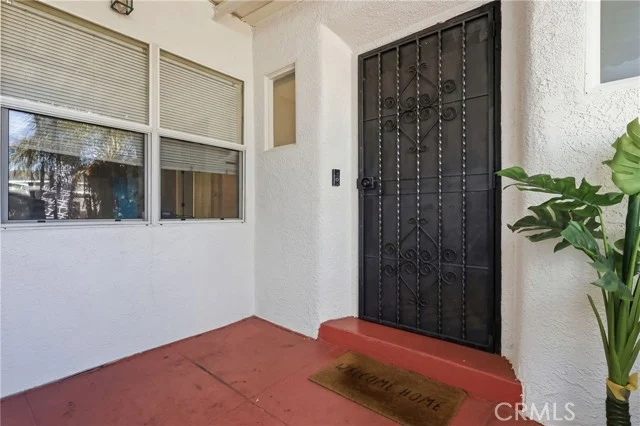 1540 E Wardlow photo 3