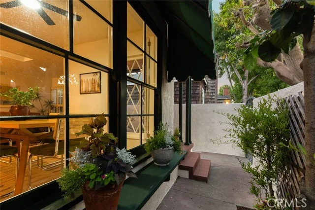 5796 Campo Walk photo 4