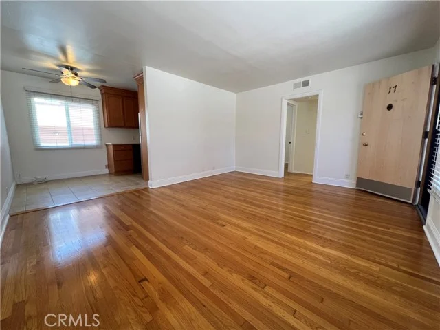 1023 E 1st #17 photo 5