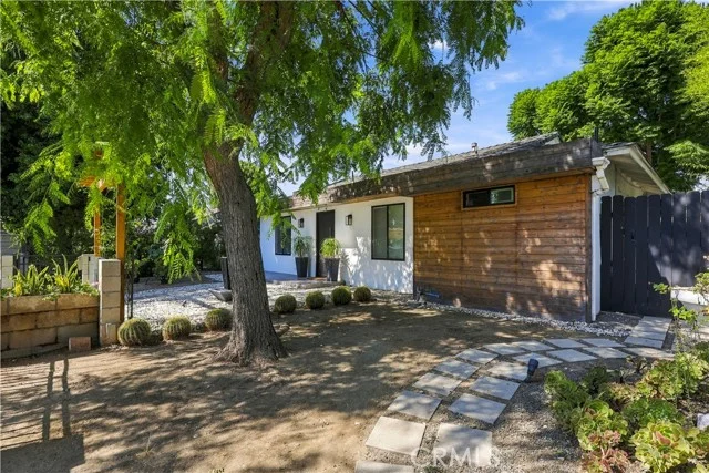 17417 Sherman Way photo 3