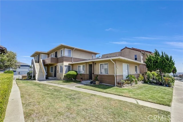 6006 Overhill photo 2