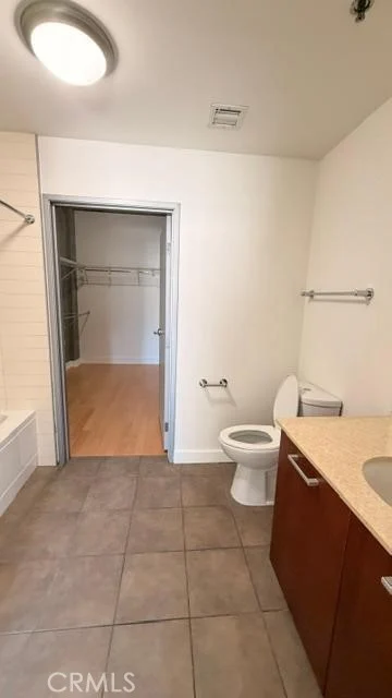 645 W 9th Street #618 photo 4