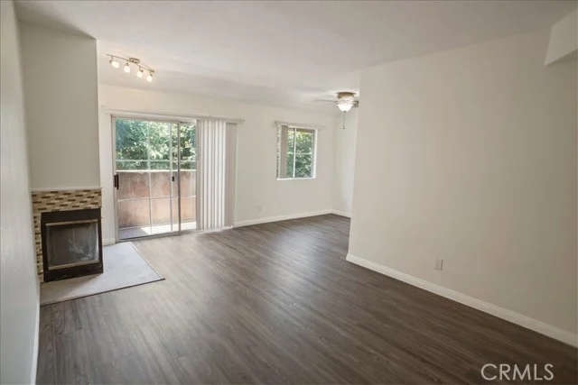 7320 Balboa Boulevard #205 photo 3